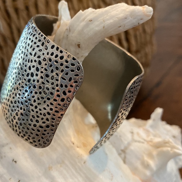 Cuff Bracelet - Picture 2 of 9